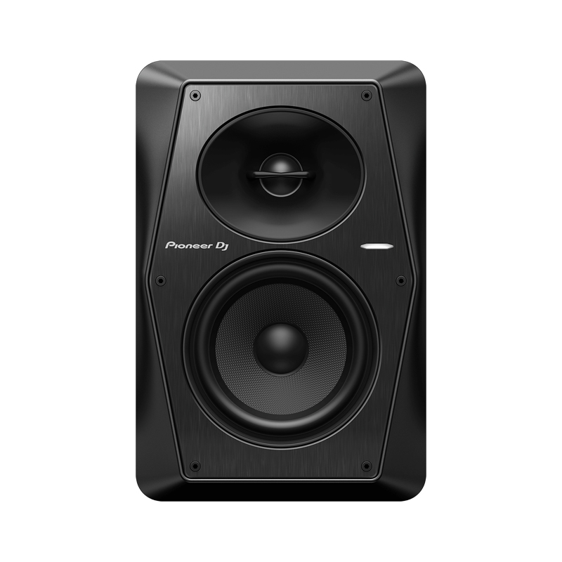 YAMAHA HS5 - 5 POWERED STUDIO MONITOR, WHITE POLYPROPYLENE WOOFER AND  NEWLY DESIGNED DOME TWEETER. BI-AMP POWER AMPLIFIERS